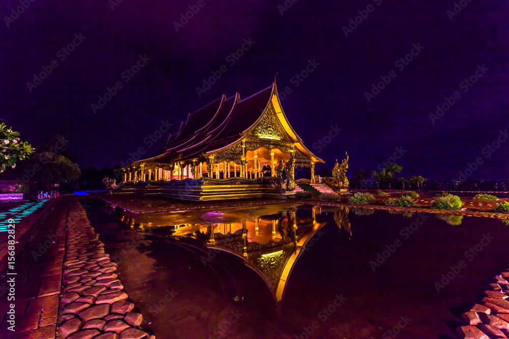 Obraz premium wat Sirindhorn Wararam Phu Prao temple