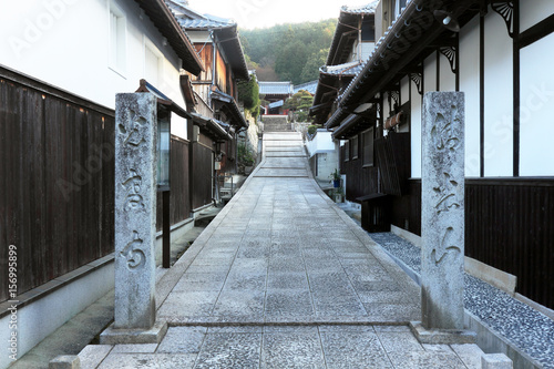 卯之町 光教寺 中町から伸びる参道  photo