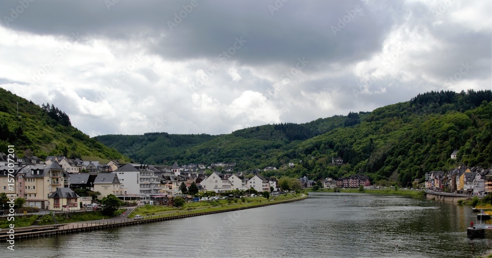 Panorama miasta Cochem na rzece Moselle ,Niemcy Panorama miasta Cochem na rzece Moselle ,Niemcy