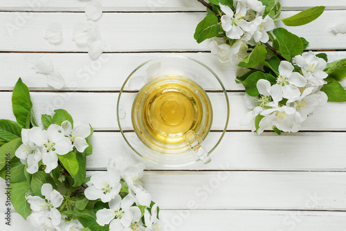 Green tea and apple-tree fl...