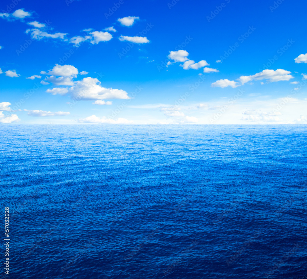 Fototapeta premium sky and blue ocean