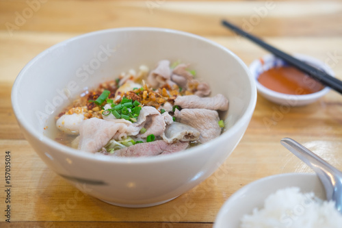 Thai style noodle with pork entrails and vegetables