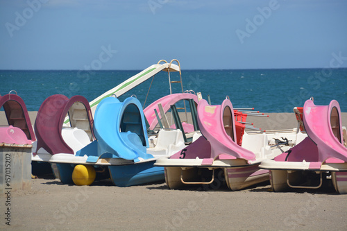 embarcación de recreo en la playa