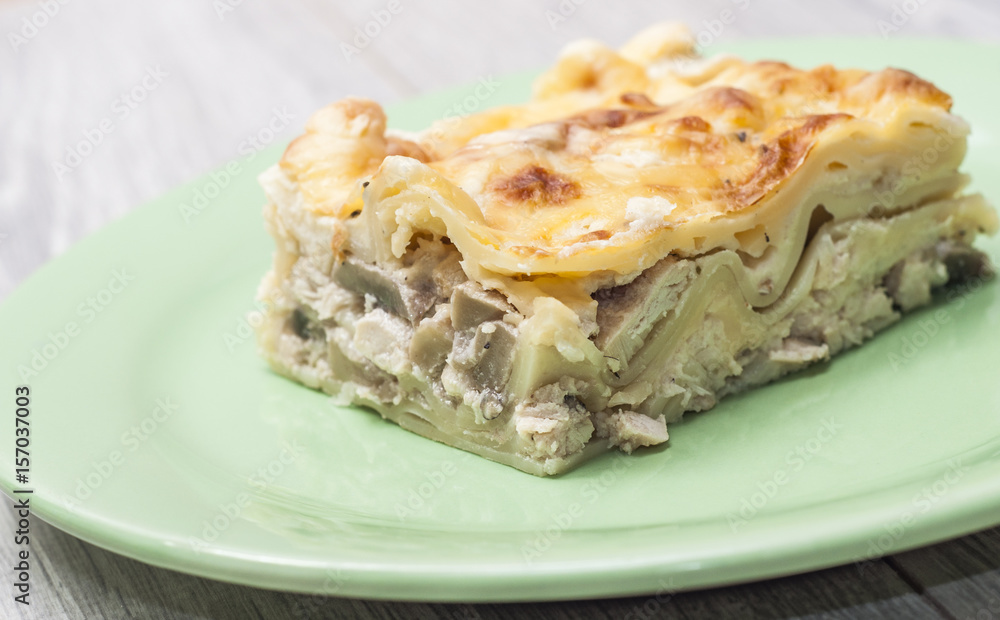 лазанья с грибами и курицей
