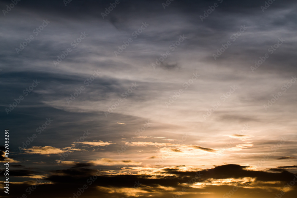 Obraz premium colorful dramatic sky with cloud at sunset