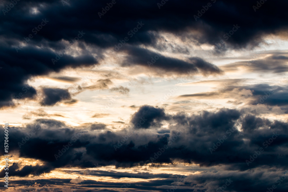 Obraz premium colorful dramatic sky with cloud at sunset