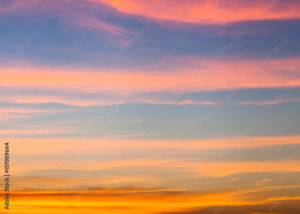 Obraz premium colorful dramatic sky with cloud at sunset