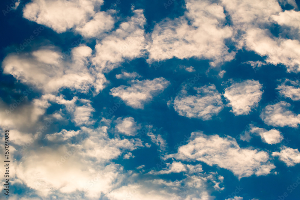 Naklejka premium colorful dramatic sky with cloud at sunset