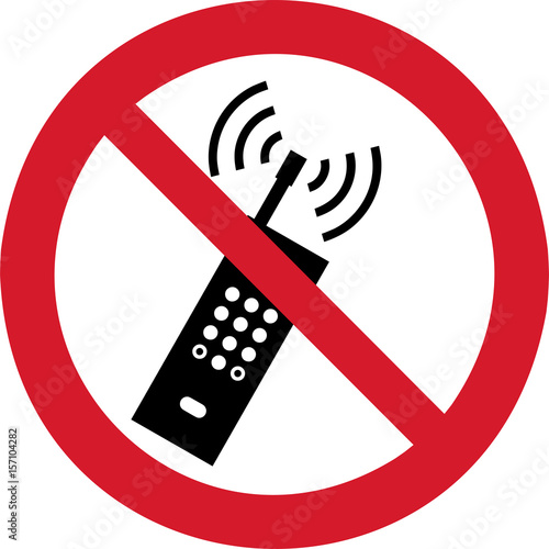 ISO 7010 P013 No activated mobile phone