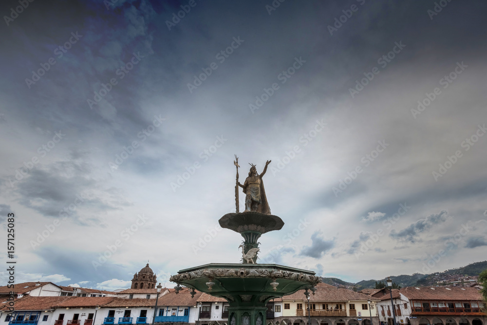 The statue of Pachacuti in Plaza del Armas in Cusco, Peru Stockfoto