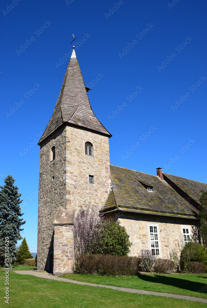 Mittelalterliche Dorfkirche in Hemeringen