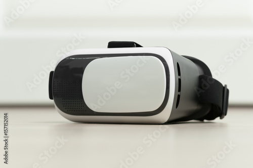 Black and White VR glasses