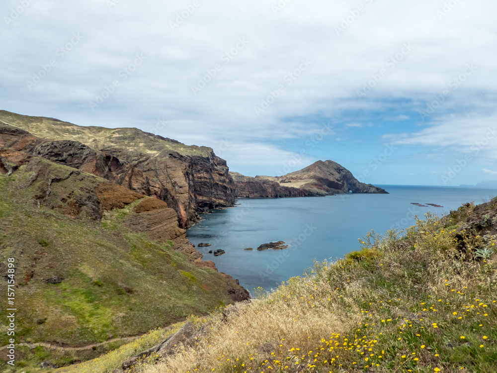 Wandern auf Madeira - Blick auf dei Steilküste