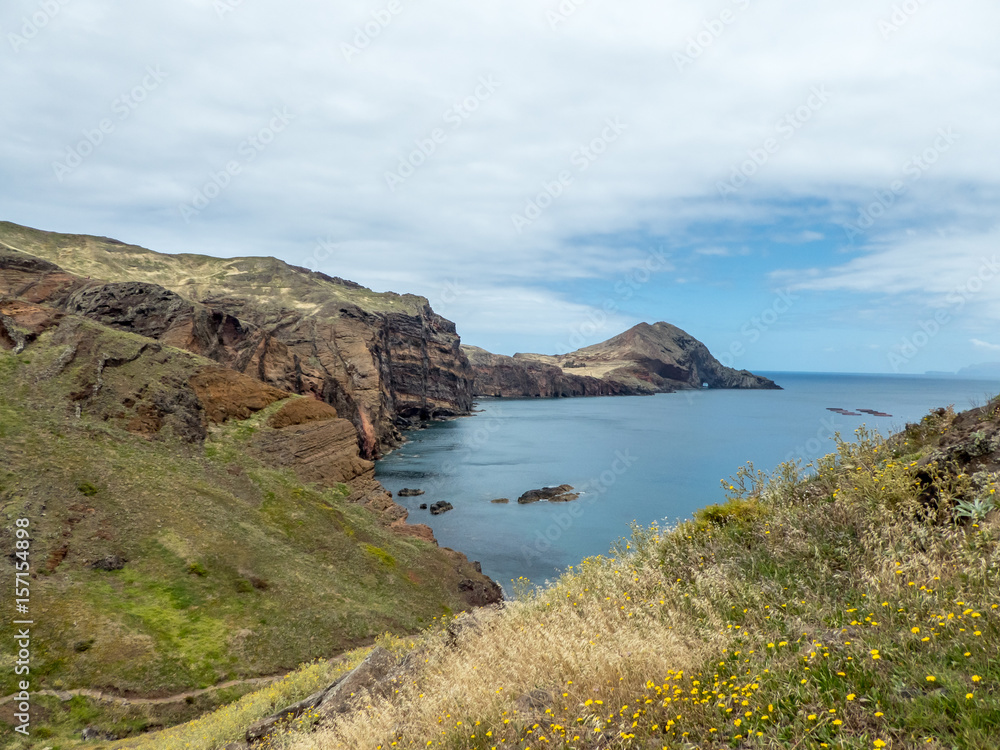 Wandern auf Madeira - Blick auf dei Steilküste Wandern auf Madeira - Blick auf dei Steilküste