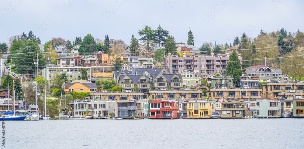 Colorful mansions in the city of Seattle located at Union Lake - SEATTLE / WASHINGTON - APRIL 11, 2017
