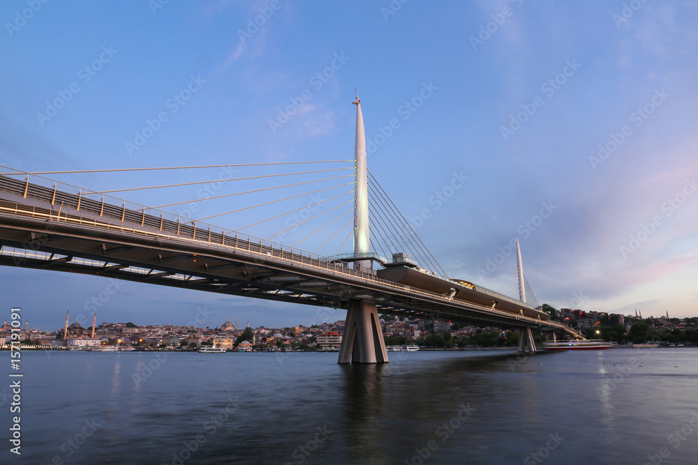 Naklejka premium Golden Horn Metro Bridge in Istanbul, Turkey