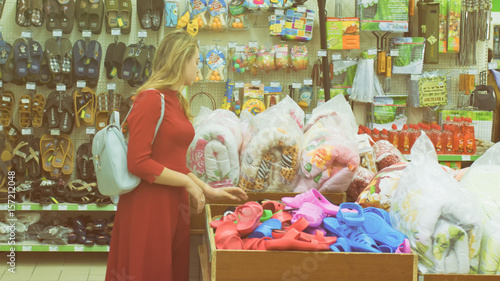 Young pretty woman, shopping, mall 