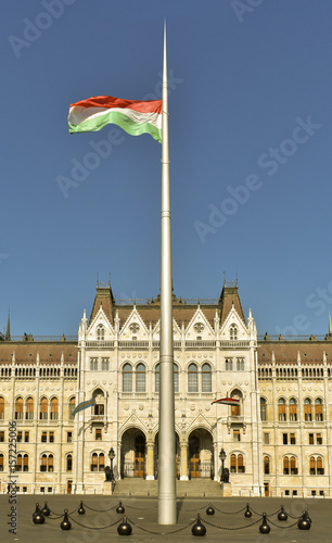 Foto Beautiful segments of the hungarian parliament in Budapest