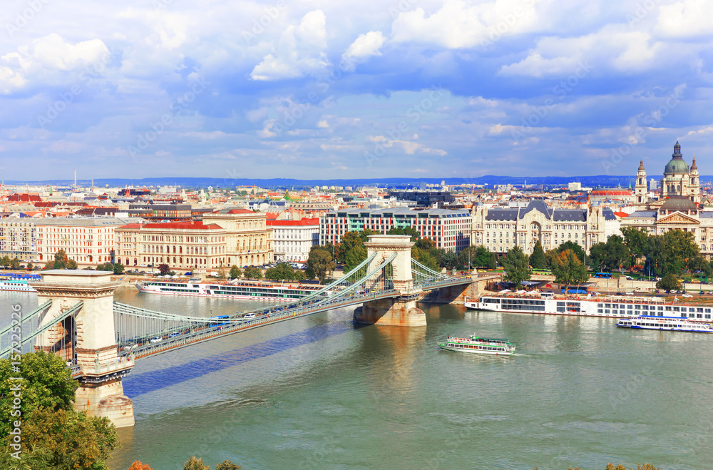Fototapeta premium Budapest. View over the Danube and the Chain Bridge