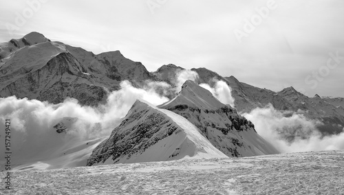 Flaine - (haute savoie ) 02/2016 : Paysage enneigé de la station de ski de flaine. photo