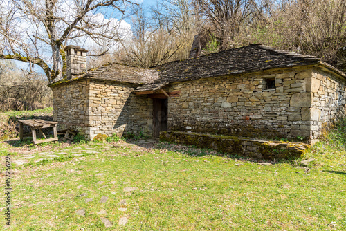 An old shed near the village of Kipoi in Zagori area, Northern Greece © lenisecalleja