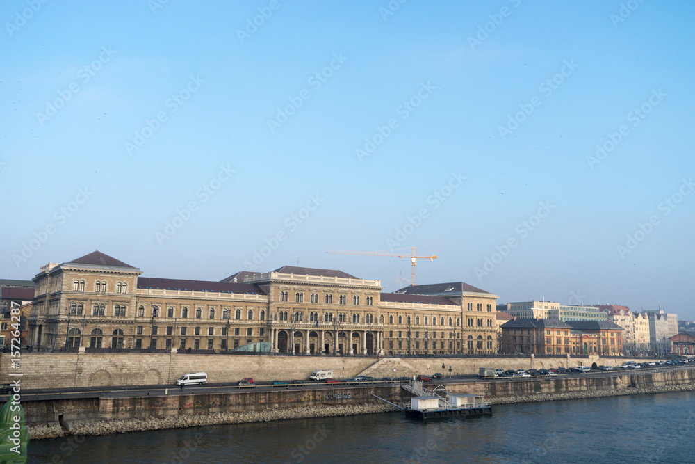 ブダペストのドナウ川沿いの風景