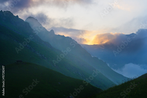 Fog between mountains © Vitalfoto