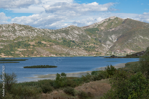 Seenlandschaft in Bosnien bei Mostar