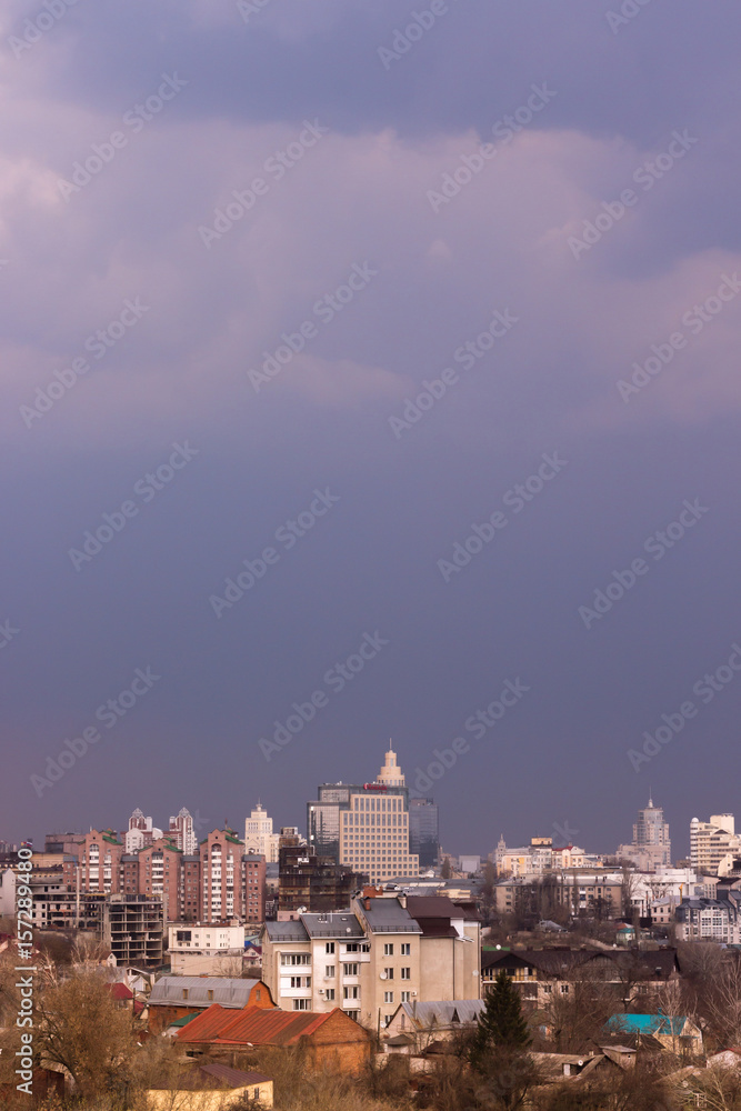 Obraz premium vertical stormy cityscape view