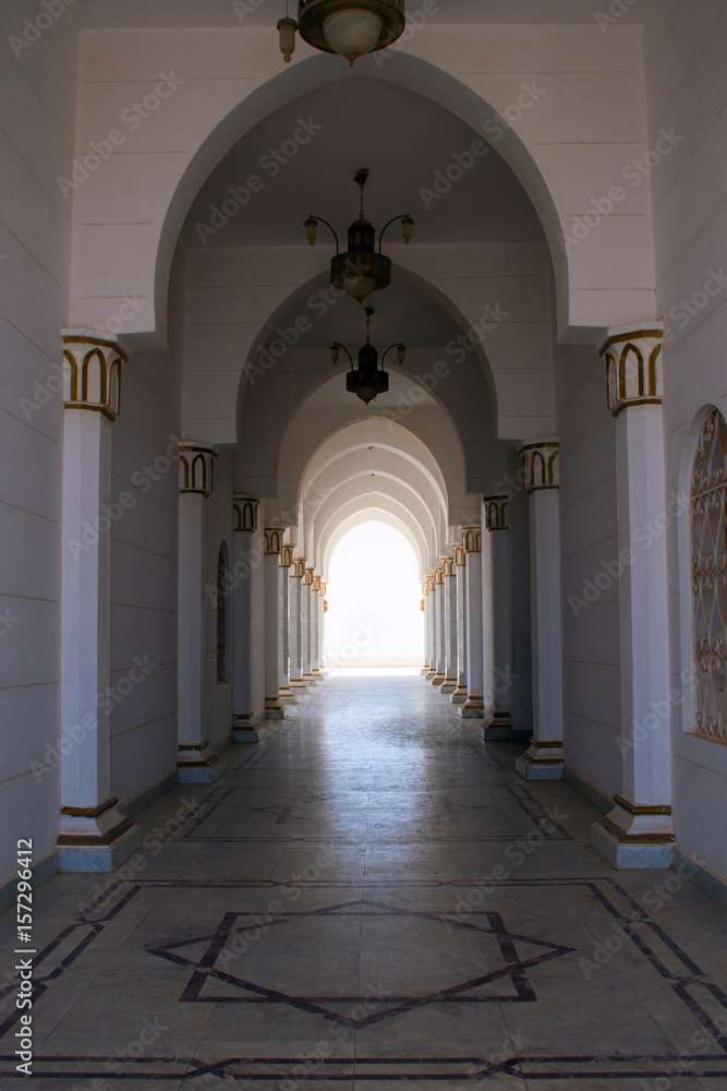 Tunnel in the mosque
