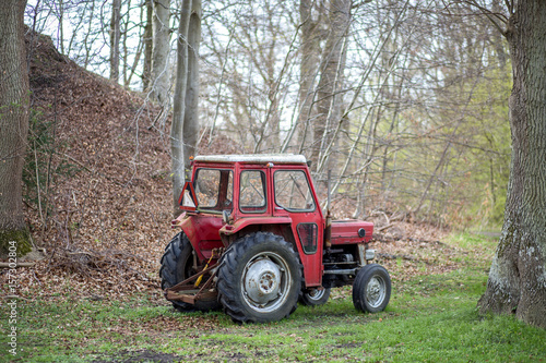 Small red tractor © OliverFoerstner