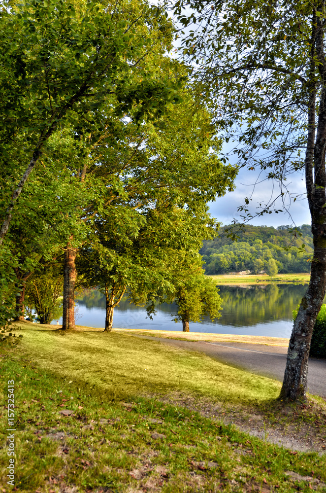 Obraz premium Sunseat on the lake