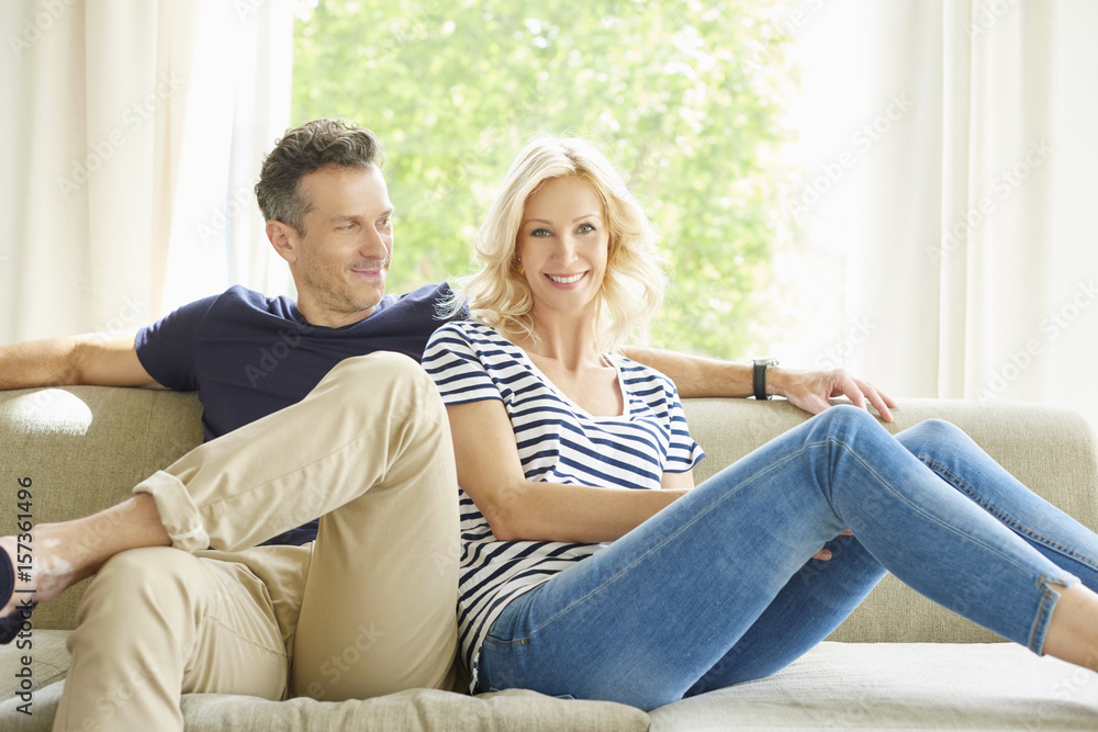 Obraz premium Shot of a cheerful couple relaxing at home.