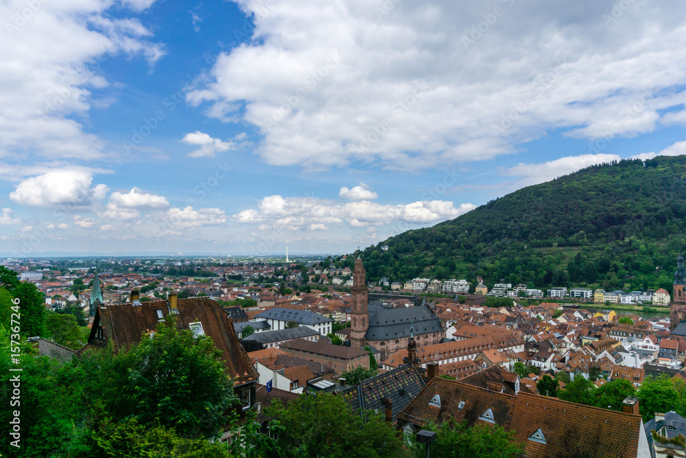 Panorama von Heidelberg bei blauen Himmel
