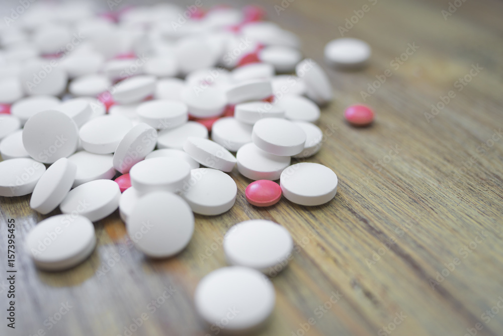 Round white and pink tablets 2