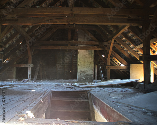 Fotografi Stairs to the old wooden attic