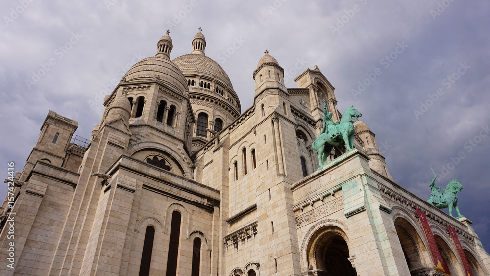Photo of iconic Sacre Coeur Basilica in Montmartre, Paris, France Photo of iconic Sacre Coeur Basilica in Montmartre, Paris, France