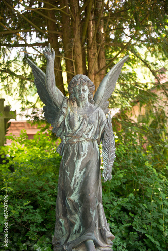 Engel auf dem Waldfriedhof