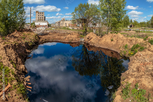The pit filled with fuel oil