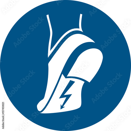 ISO 7010 M032 Wear anti-static footwear