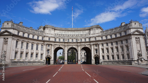 Foto Photo of Admiralty Arch near Trafalgar square, London, United Kingdom
