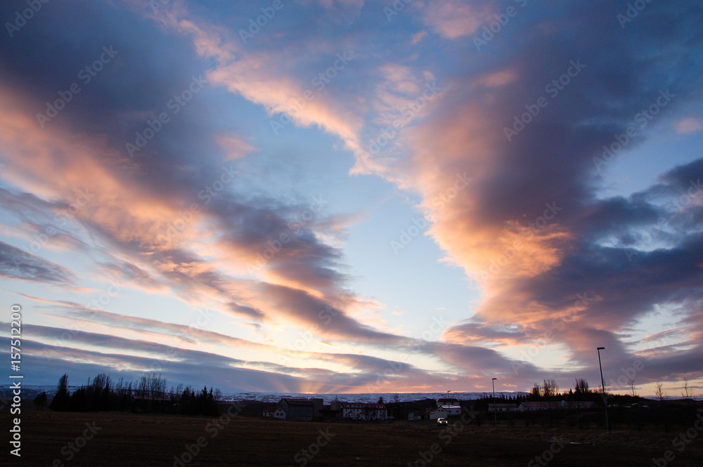 Obraz premium Twilight sunset, colorful cloud, dry land, Iceland