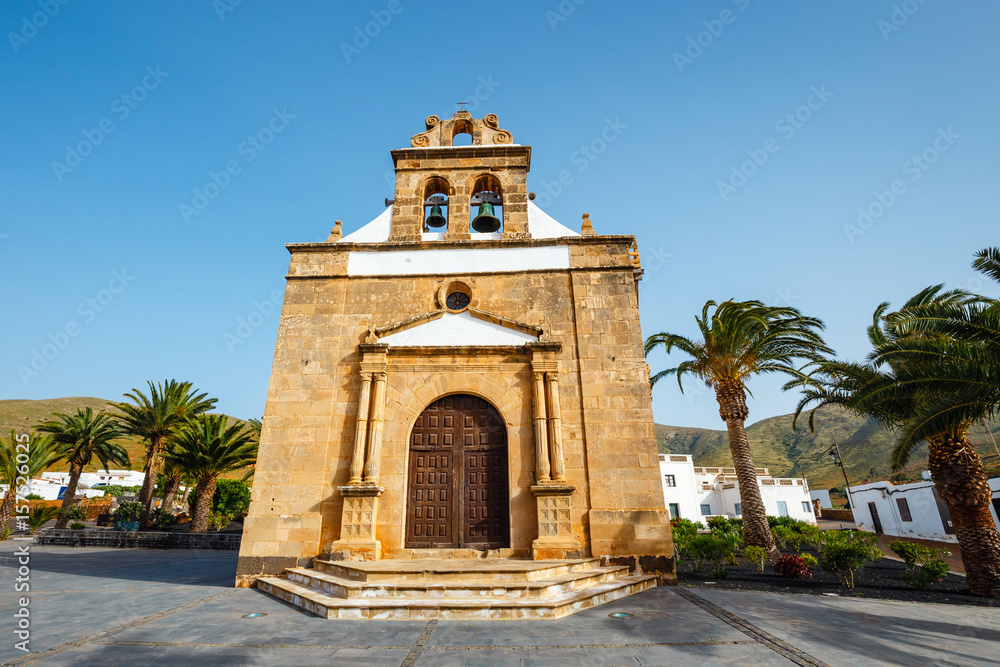 Fototapeta premium Church of Nuestra Senora de la Pena near Betancuria, Ermita de la Virgen de la Pena, Fuerteventura, Spain