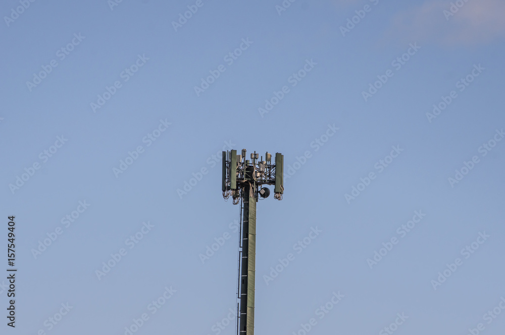 Cell Tower structure to enhance cellular network communications