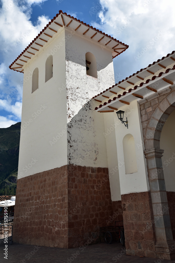 Eglise coloniale de Pisac au Pérou