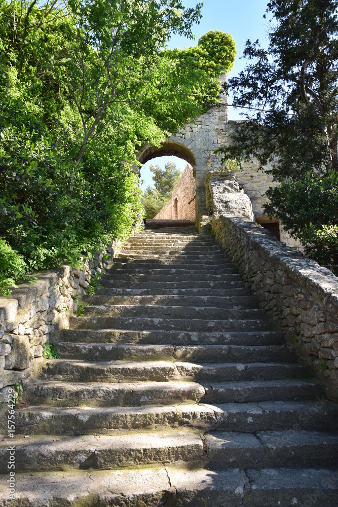 Ruelle en escalier de Bonnieux, près de l'Eglise Haute