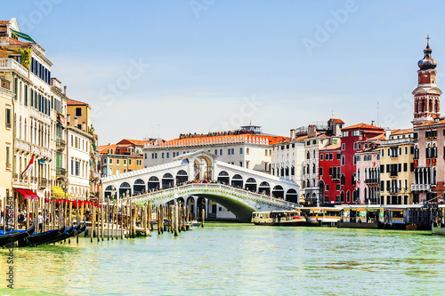 Rialto Bridge in Venice, Italy.Inscription in Italian: gondola © dimbar76
