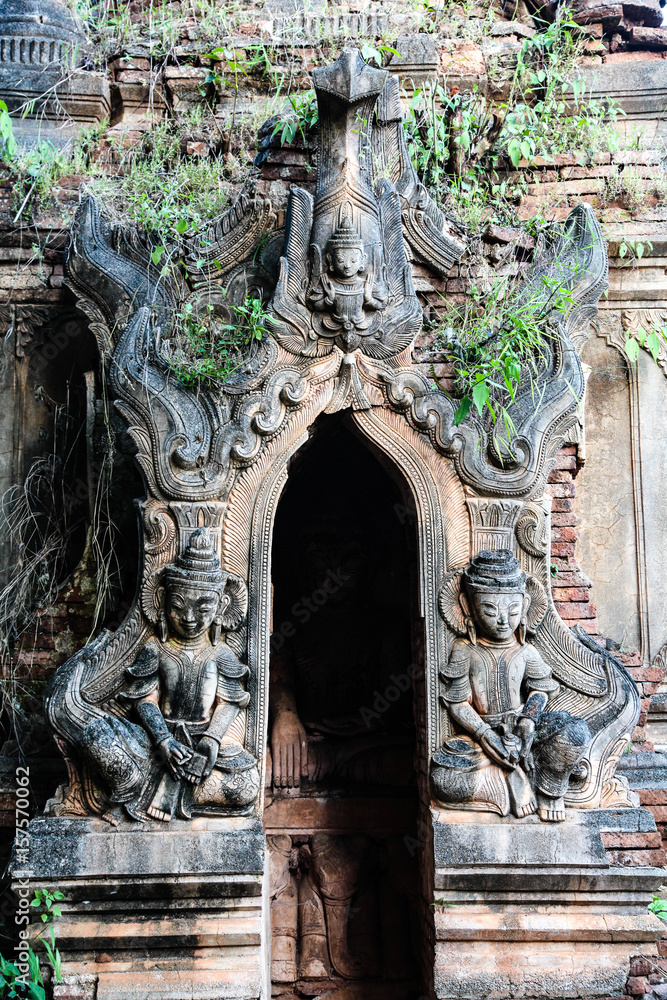 Myanmar  - Ruinen von Indein