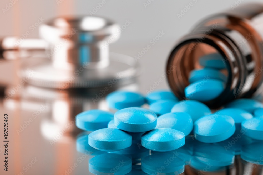 Foto Bottle with pills.