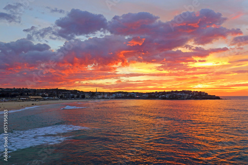 Canvas Print Red sunrise at Bondi Beach, Sydney, Australia